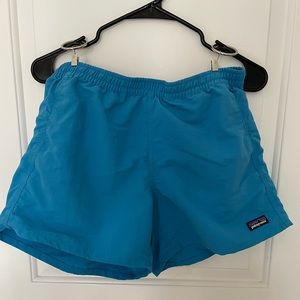 Patagonia baggies 5”. Size small.